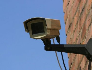 «Δίκοπο μαχαίρι» οι κάμερες ασφαλείας στα σπίτια - Γιατί έχουν γίνει μόδα